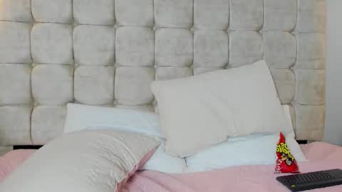  Lilie  online show from December 3, 11:25 pm