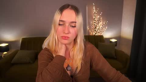 Snapshot of lilielfie chatting on October 26, 8:59 pm lilielfie online show from October 26, 8:59 pm