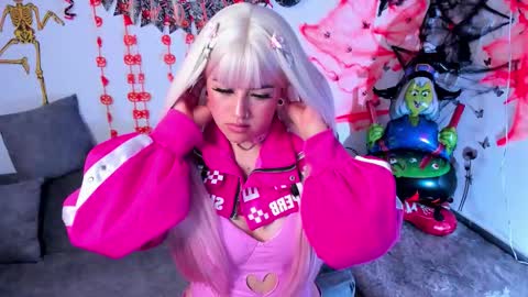 Lilie  online show from October 29, 9:38 pm