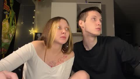 Snapshot of lilies_and_minipoots chatting on December 18, 4:02 pm Sonechka online show from December 18, 4:02 pm