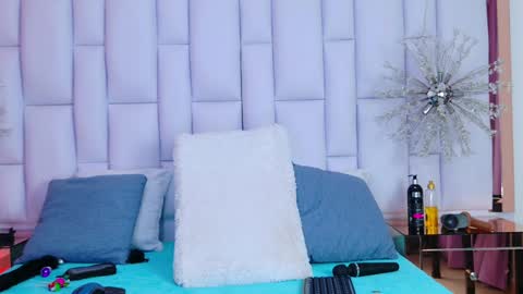 Lili online show from December 21, 7:49 pm