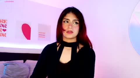 Snapshot of liliith_savett chatting on May 4, 3:30 pm Lilith Savett online show from May 4, 3:30 pm