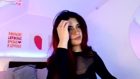 Snapshot of liliith_savett chatting on May 27, 4:04 pm Lilith Savett online show from May 27, 4:04 pm