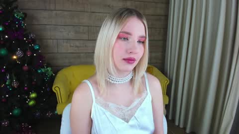LiliLinn online show from December 20, 5:47 am