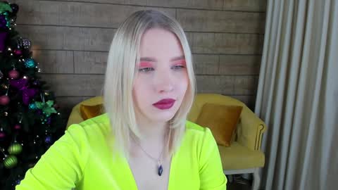 LiliLinn online show from December 21, 5:36 am