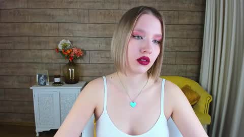 LiliLinn online show from February 12, 2:43 pm