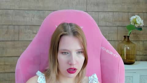 LiliLinn online show from October 20, 4:57 am