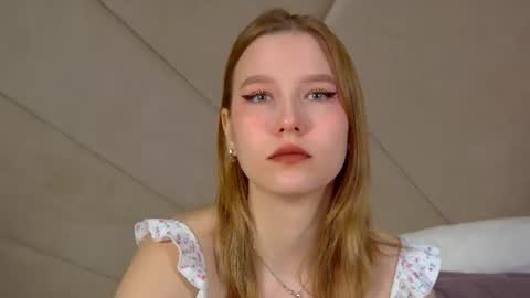 LiliLinn online show from June 19, 4:50 am
