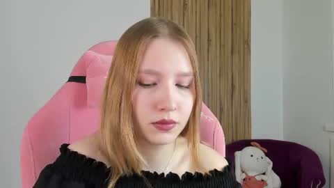 LiliLinn online show from August 3, 4:22 am