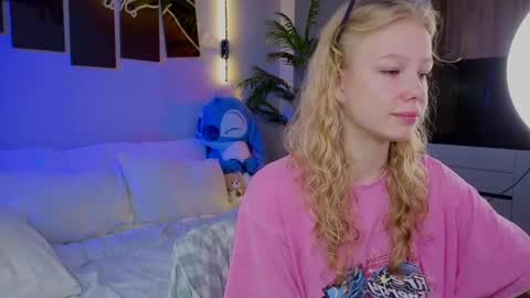 lililok101 online show from April 24, 2:03 am