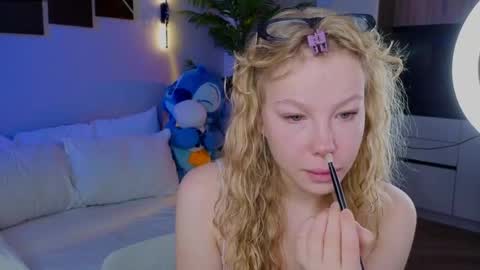 lililok101 online show from April 28, 2:27 am