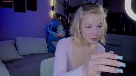 Snapshot of lililok101 chatting on June 30, 1:39 am lililok101 online show from June 30, 1:39 am