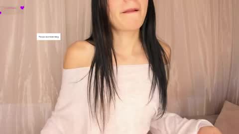 Snapshot of lilily_lv chatting on June 2, 2:08 pm Lilly online show from June 2, 2:08 pm