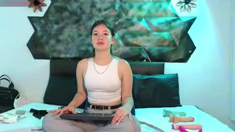 Snapshot of lilimini032 chatting on January 3, 7:07 pm lilimini online show from January 3, 7:07 pm