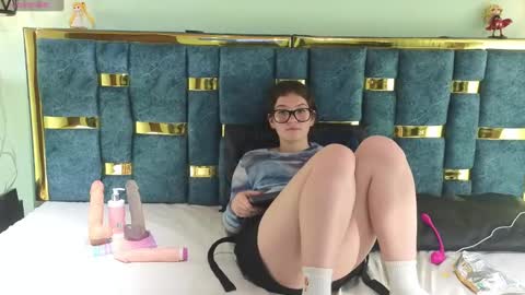 Snapshot of lilimini032 chatting on February 24, 10:25 pm lilimini online show from February 24, 10:25 pm