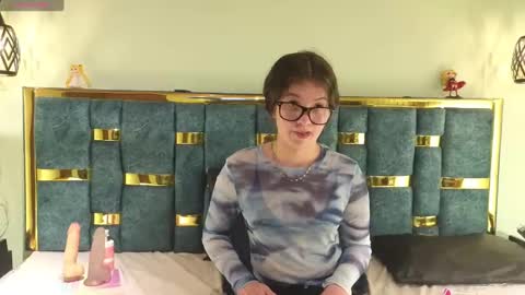 Snapshot of lilimini032 chatting on February 25, 1:30 am lilimini online show from February 25, 1:30 am