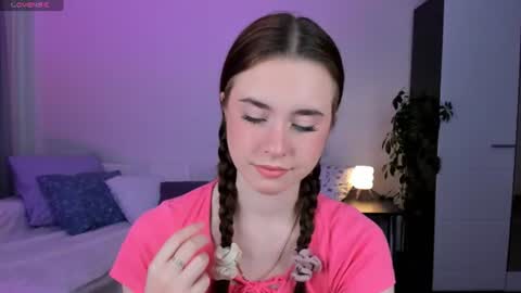 Snapshot of lilit_charm chatting on June 15, 3:20 am lilit_charm online show from June 15, 3:20 am