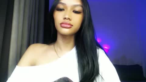 Chloe online show from May 2, 8:52 am