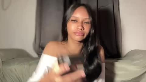Snapshot of lilit_sensual chatting on August 3, 7:39 pm Chloe online show from August 3, 7:39 pm
