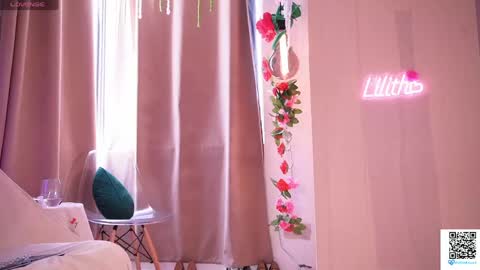 Lilith Rosse online show from April 21, 4:12 pm