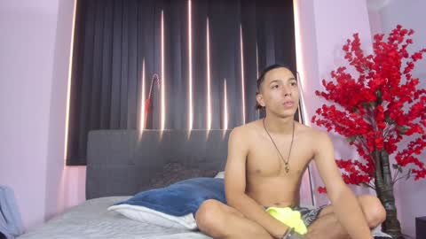 Snapshot of lilith_and_marcusblain chatting on December 30, 7:32 pm Lili Marcus online show from December 30, 7:32 pm