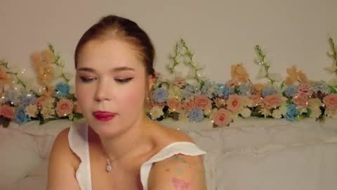 Snapshot of lilith_bonheur chatting on February 18, 9:22 pm Lilith Bonheur online show from February 18, 9:22 pm