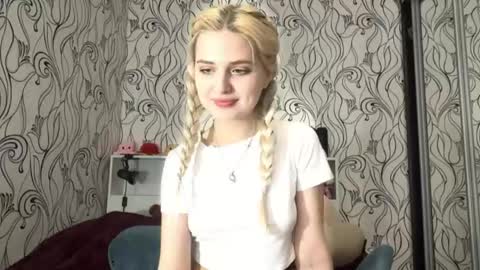 Lilly online show from April 16, 1:12 pm