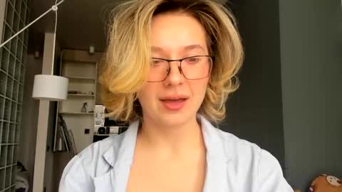Snapshot of lilith_lutherlow chatting on March 26, 12:22 pm lilith online show from March 26, 12:22 pm