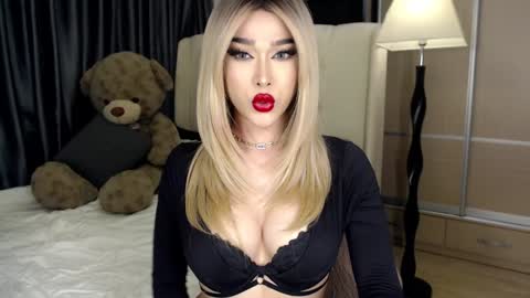 Snapshot of lilith_mazikeen69 chatting on December 9, 11:24 pm QUEEN LILITH BORBON online show from December 9, 11:24 pm