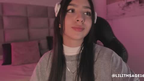 lilith_sage_ online show from March 18, 7:50 pm