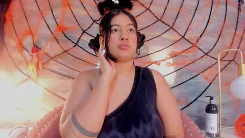 lilithcb_ online show from October 18, 9:59 pm