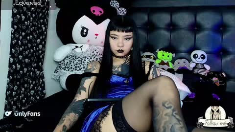 Snapshot of lilithmoon666 chatting on January 19, 11:32 pm online show from January 19, 11:32 pm