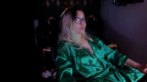 Snapshot of lilithmystic01 chatting on January 10, 7:46 am lilithmystic01 online show from January 10, 7:46 am