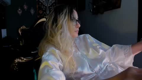 Snapshot of lilithmystic01 chatting on January 14, 5:08 am lilithmystic01 online show from January 14, 5:08 am