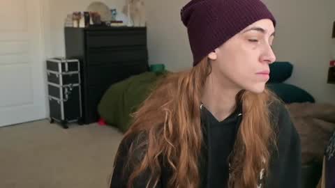 L online show from December 9, 4:05 pm