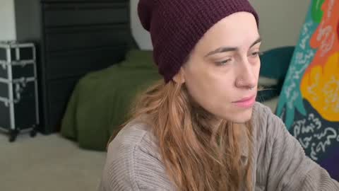 L online show from December 11, 5:04 pm