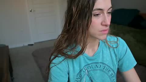 L online show from February 8, 5:29 pm