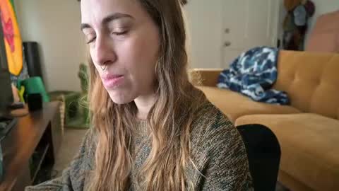 L online show from September 8, 4:39 pm