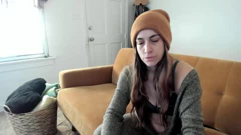 L online show from November 5, 2:50 pm