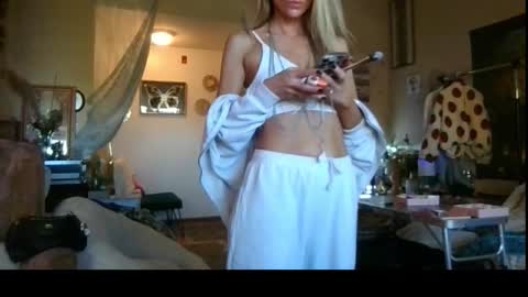 Snapshot of lilithohfish chatting on October 24, 3:52 pm Lilithohfish online show from October 24, 3:52 pm