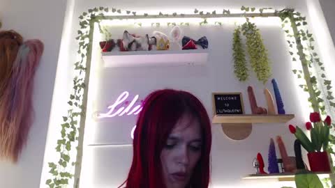 Snapshot of lilithqueen1 chatting on May 15, 10:50 pm La pelirroja online show from May 15, 10:50 pm