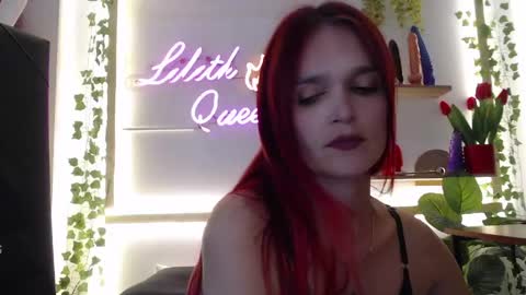 Snapshot of lilithqueen1 chatting on May 27, 1:46 am La pelirroja online show from May 27, 1:46 am
