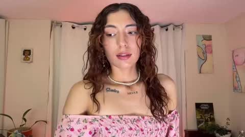 Snapshot of lilithrose_b chatting on May 20, 4:07 am Lele online show from May 20, 4:07 am