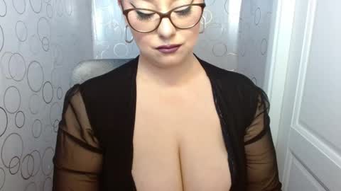 LILITHSERENDIPITY online show from April 15, 5:36 am