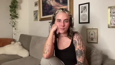 lilldaddysgirl online show from October 2, 3:13 am