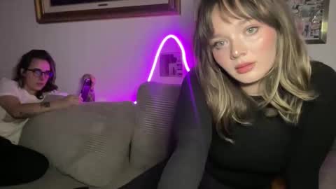 Snapshot of lill_daddysgirl chatting on January 6, 3:21 am lilldaddysgirl online show from January 6, 3:21 am