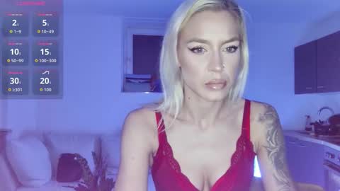 Lilla Luv online show from September 9, 11:15 pm