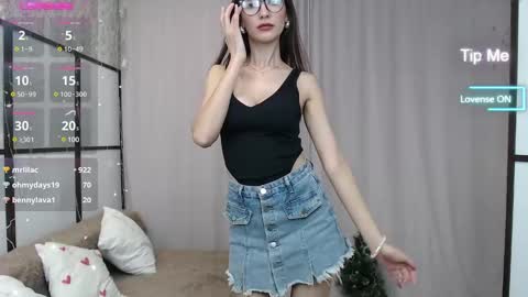 Lillian online show from January 22, 11:45 am