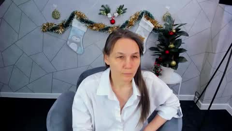 Snapshot of lillian_white1 chatting on December 26, 5:26 am lillian_white1 online show from December 26, 5:26 am