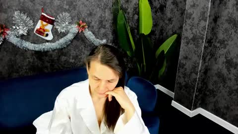 Snapshot of lillian_white1 chatting on December 29, 1:13 am lillian_white1 online show from December 29, 1:13 am